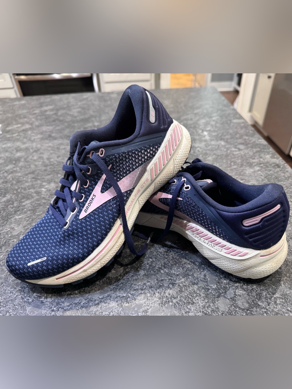 Brooks Women's Navy and Light Pink Cushion Running Sneakers